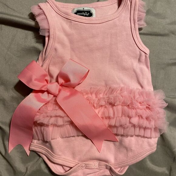 Mudpie Girls 0-6M Ruffle Sleeveless Onesie - Picture 1 of 4